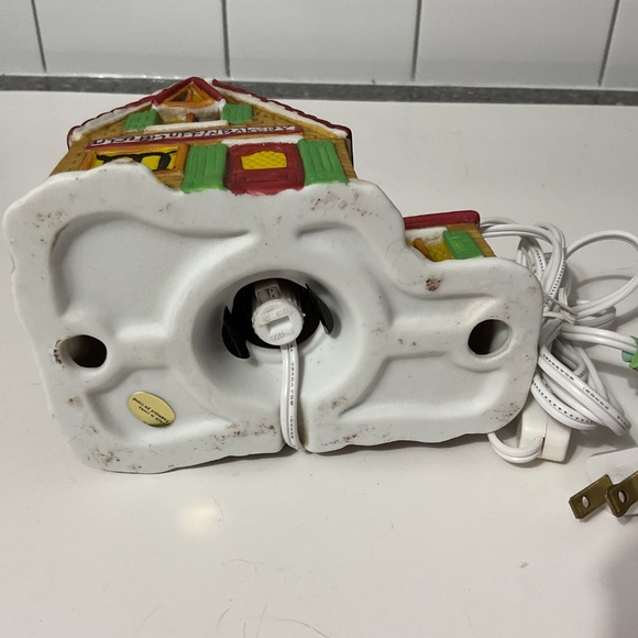 VTG Danson Christmas illuminated porcelain Muffin Bakery - Picture 8 of 9